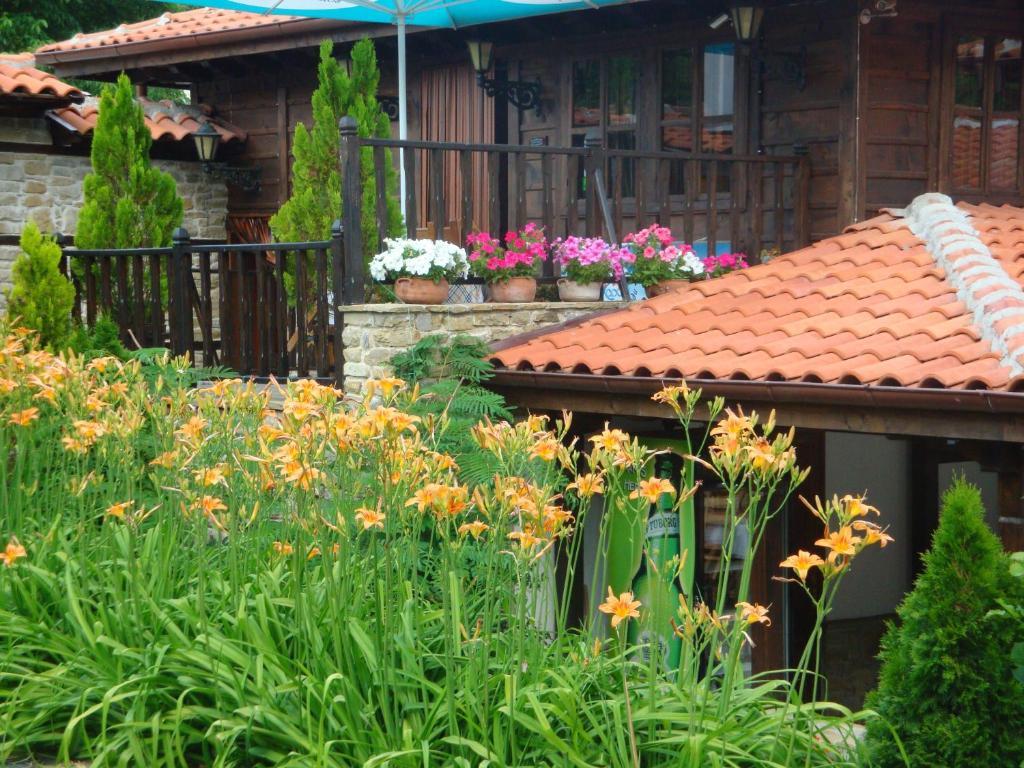 Voevodski Eco Complex Hotel Katunishte Exterior photo