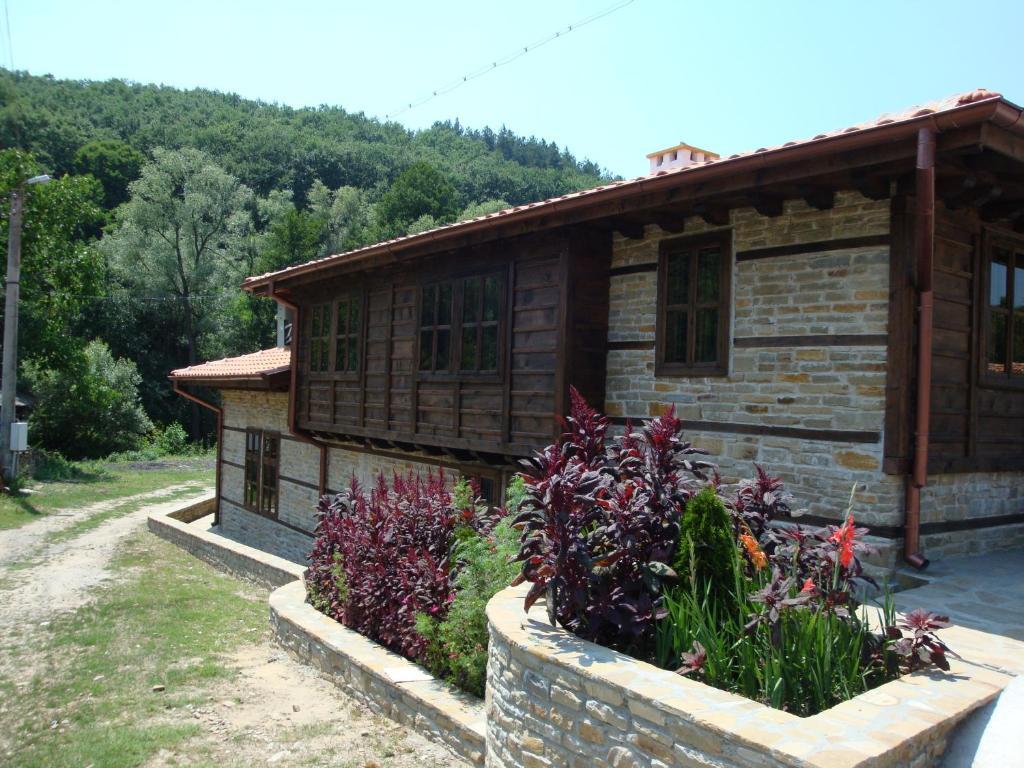 Voevodski Eco Complex Hotel Katunishte Exterior photo