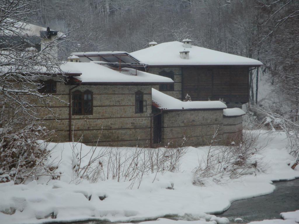 Voevodski Eco Complex Hotel Katunishte Exterior photo