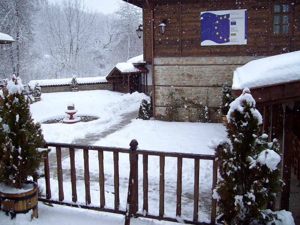 Voevodski Eco Complex Hotel Katunishte Exterior photo